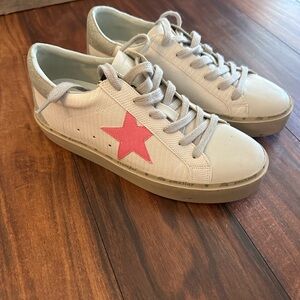 ShuShop Women's Sneakers with Pink Star